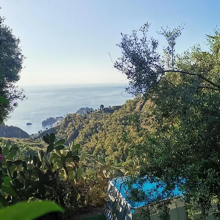 Casa Il Faro Con Piscina Castelmola